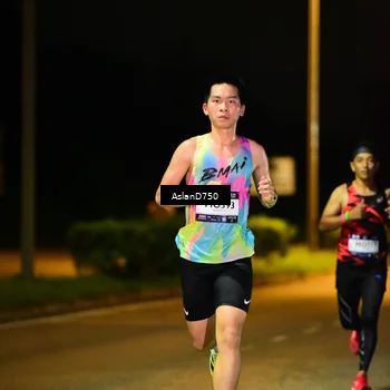 Runner Photo 7706064