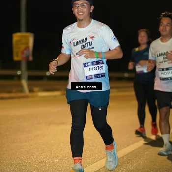Runner Photo 7706066