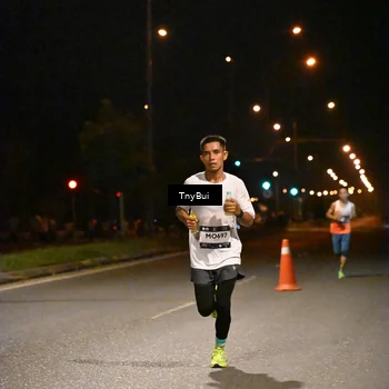 Runner Photo 7706068