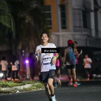 Runner Photo 7706074