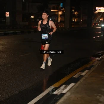 Runner Photo 7706084