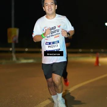 Runner Photo 7706088