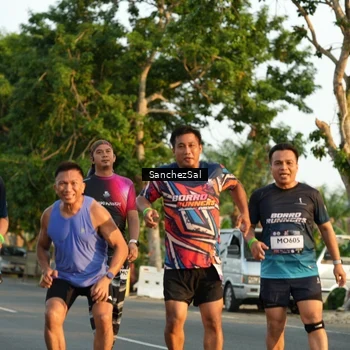Runner Photo 7706095
