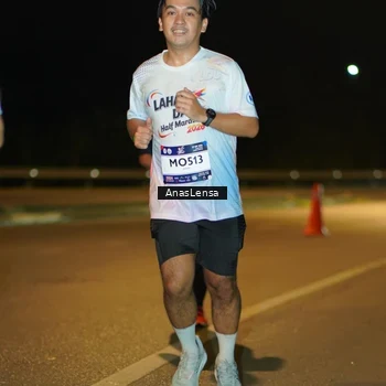 Runner Photo 7706110
