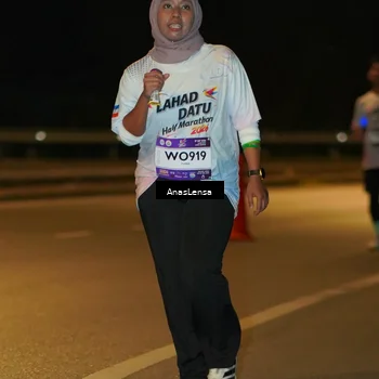Runner Photo 7706111