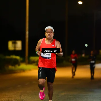 Runner Photo 7706116