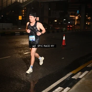 Runner Photo 7706124