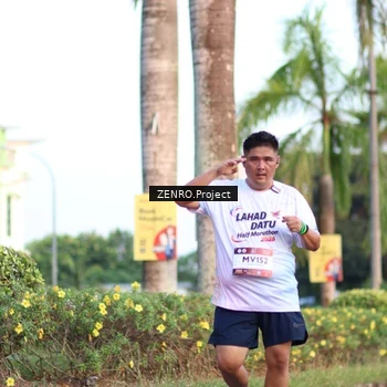 Runner Photo 7706134