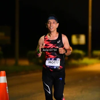 Runner Photo 7706136