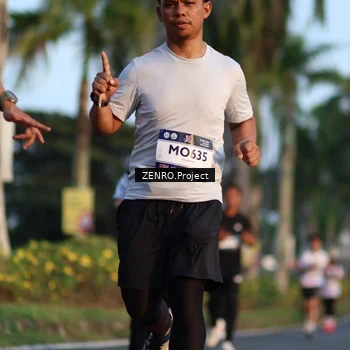 Runner Photo 7706140