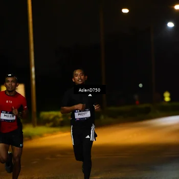 Runner Photo 7706146