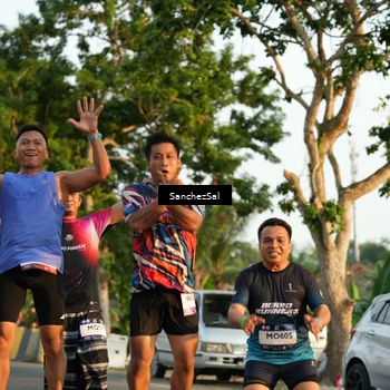 Runner Photo 7706149