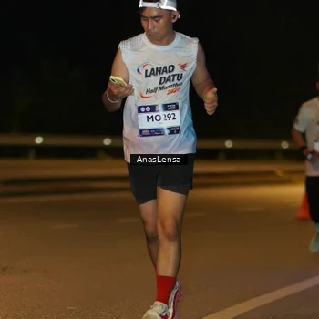 Runner Photo 7706156