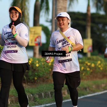 Runner Photo 7706171