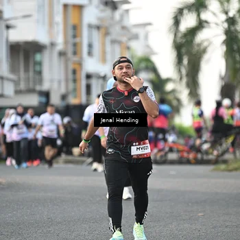 Runner Photo 7706175