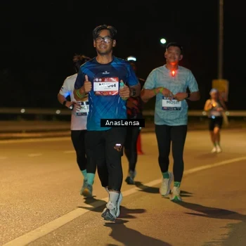 Runner Photo 7706187