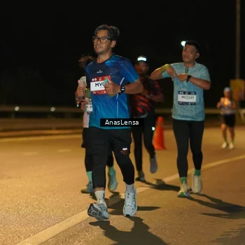 Runner Photo 7706191