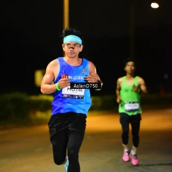 Runner Photo 7706194