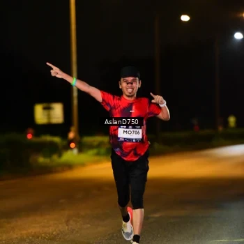 Runner Photo 7706195