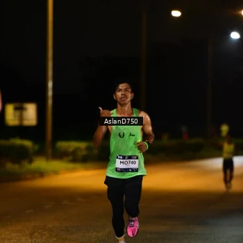 Runner Photo 7706198