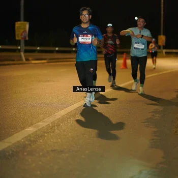 Runner Photo 7706199