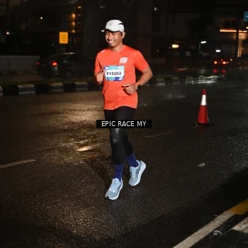 Runner Photo 7706229