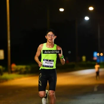 Runner Photo 7706244