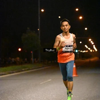 Runner Photo 7706247