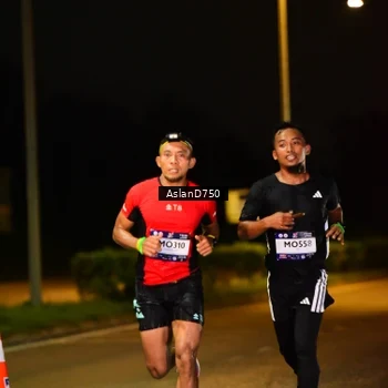 Runner Photo 7706249
