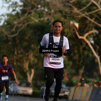 Runner Photo 7706262