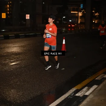 Runner Photo 7706267
