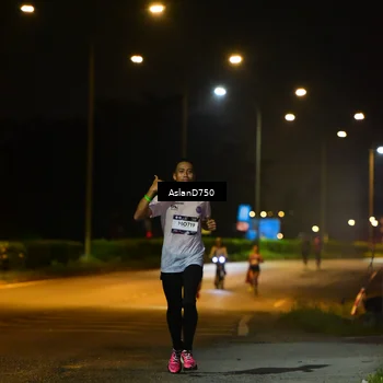 Runner Photo 7706273