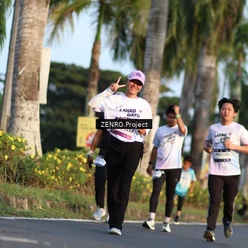 Runner Photo 7706360