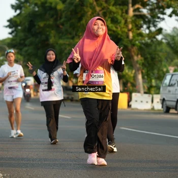 Runner Photo 7706423