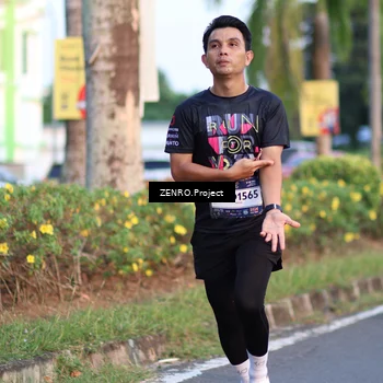 Runner Photo 7706425