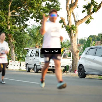 Runner Photo 7706440
