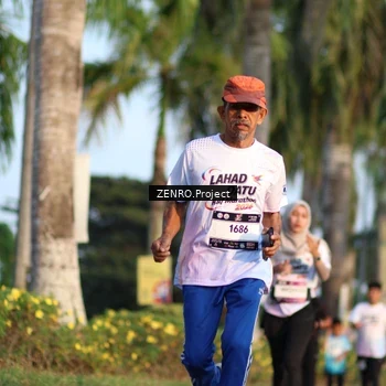 Runner Photo 7706442