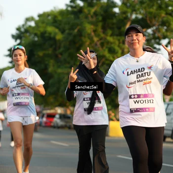 Runner Photo 7706448