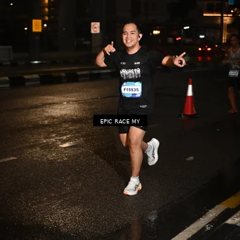 Runner Photo 7706491