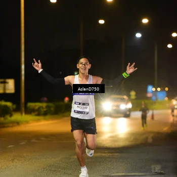 Runner Photo 7706525