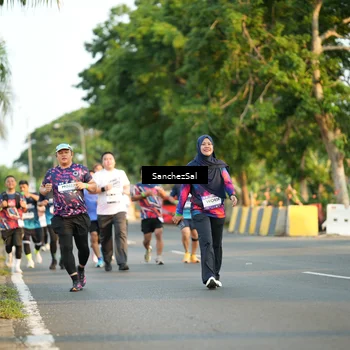 Runner Photo 7706543