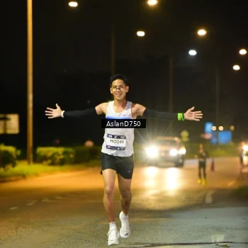 Runner Photo 7706569