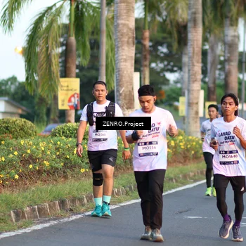 Runner Photo 7706574