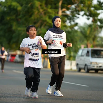 Runner Photo 7706579