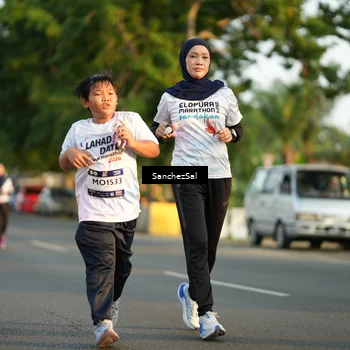 Runner Photo 7706580