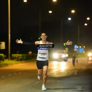 Runner Photo 7706598