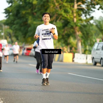 Runner Photo 7706629