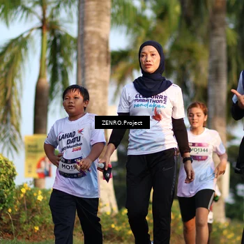 Runner Photo 7706656