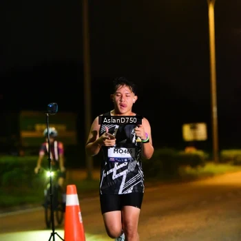 Runner Photo 7706663