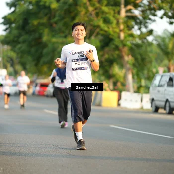 Runner Photo 7706664